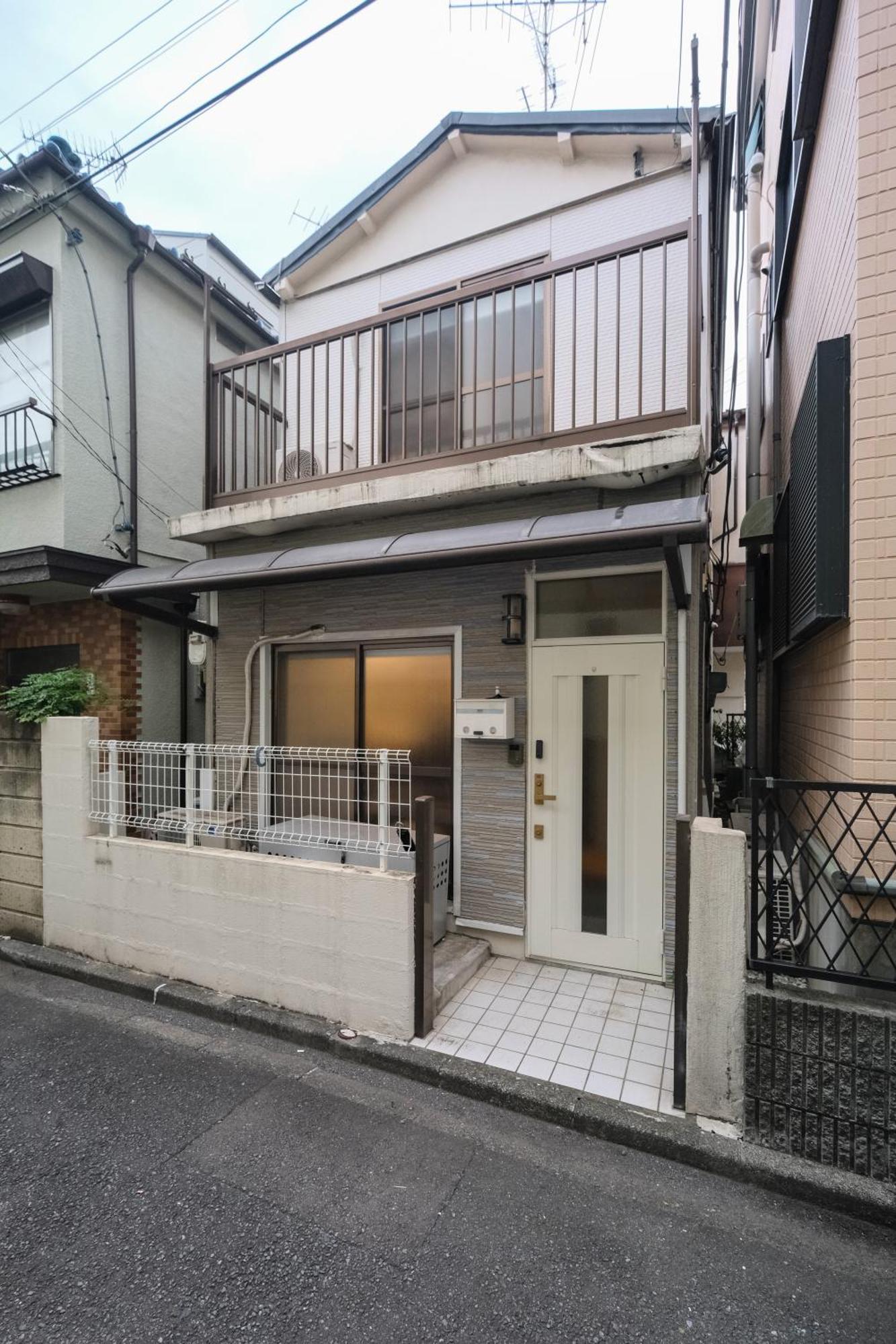 Modern Nakano Apartment Tokyo Exterior photo